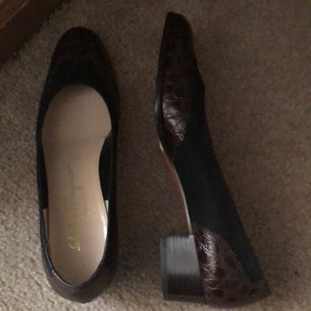 Shoes - Picture 5 of 5